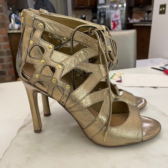 DV Dolce Vita Gold Bronze Heels - Picture 3 of 5